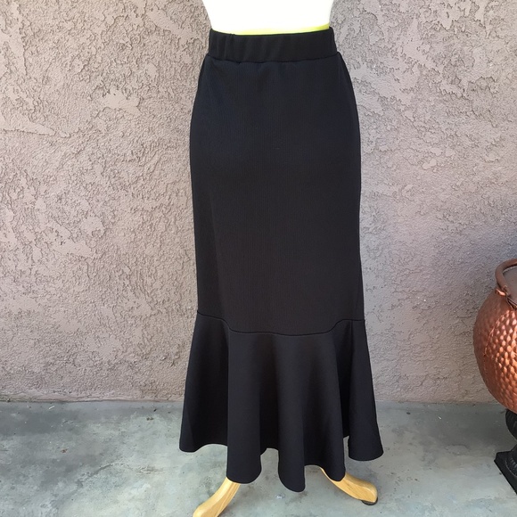 Black Mermaid Silhouette Skirt - Picture 5 of 6